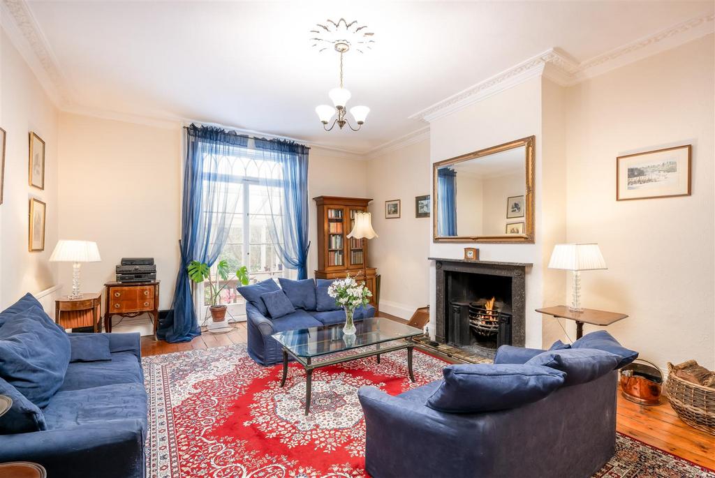 250315 - 4 The Crescent, Bedford - 10.jpg