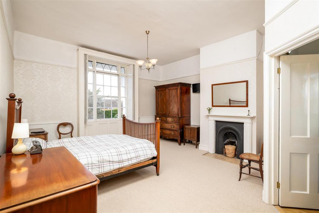 250315 - 4 The Crescent, Bedford - 28.jpg