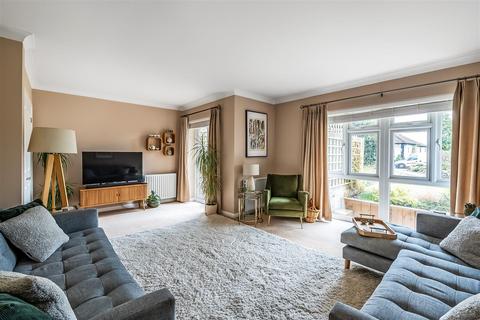 1 Burdon Park, Sutton, SM2 7PS
