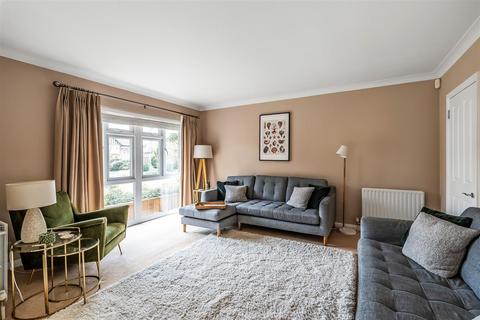 1 Burdon Park, Sutton, SM2 7PS
