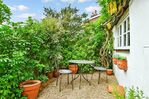2 bedroom cottage for sale, West Street, Reigate RH2