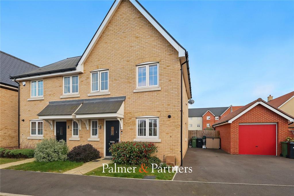 Weale Close, Chelmsford CM3 3 bed semi-detached house for sale - £440,000