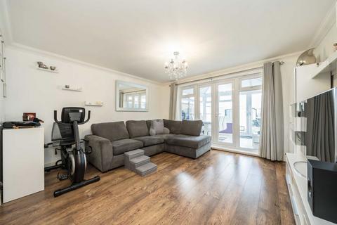 3 bedroom terraced house for sale, Kingswood Close, Ashford TW15
