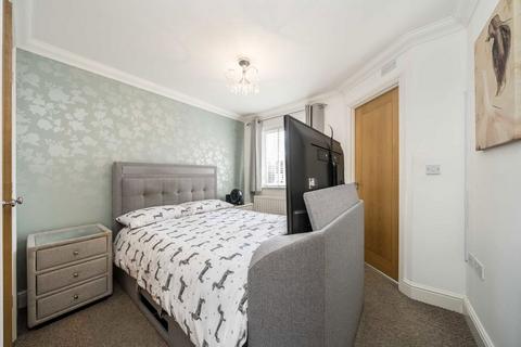 3 bedroom terraced house for sale, Kingswood Close, Ashford TW15