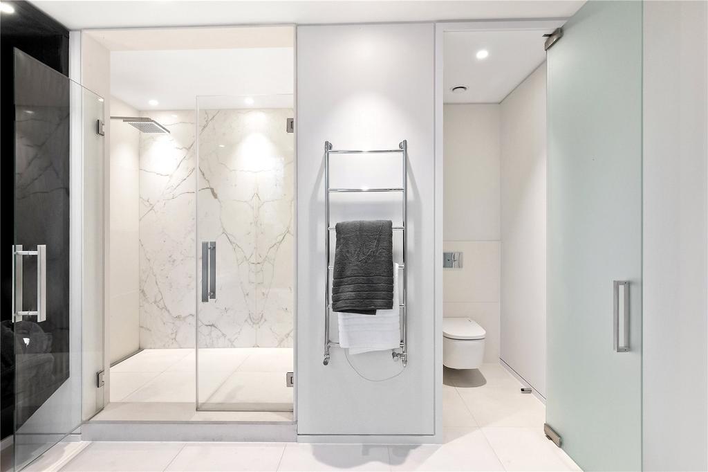 Principal Bathroom