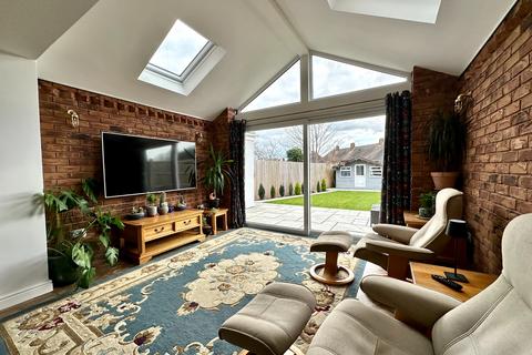 27 Benton Crescent, Bloxwich, Walsall, WS3 3AH