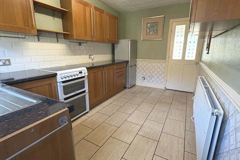 16 Farrowdale Avenue, Shaw, Oldham, OL2 7AE