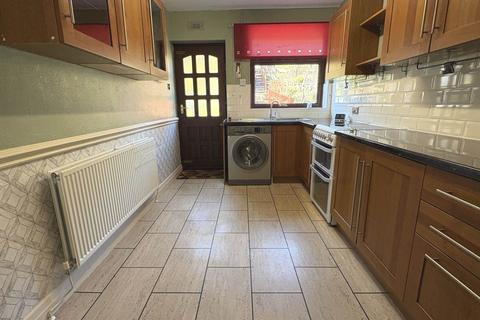 16 Farrowdale Avenue, Shaw, Oldham, OL2 7AE