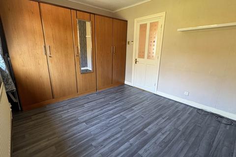 16 Farrowdale Avenue, Shaw, Oldham, OL2 7AE