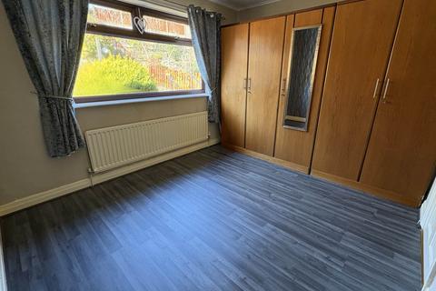 16 Farrowdale Avenue, Shaw, Oldham, OL2 7AE