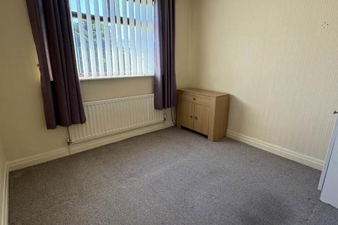 16 Farrowdale Avenue, Shaw, Oldham, OL2 7AE