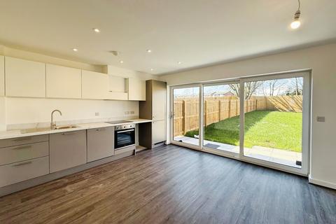 4 bedroom house to rent, Cotton Gardens, Bolton, Greater Manchester, BL1