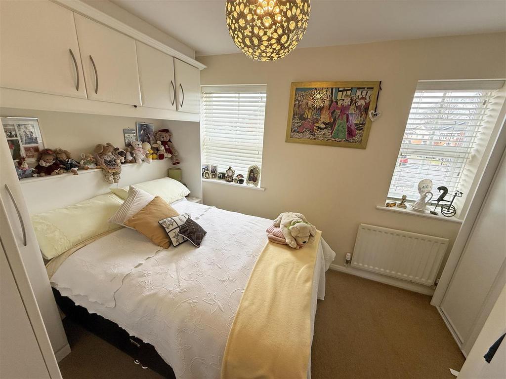 Bedroom 1.jpg