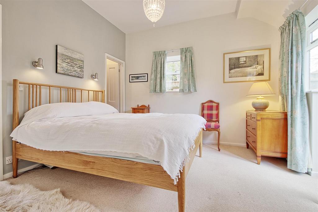Bedroom 1.jpg