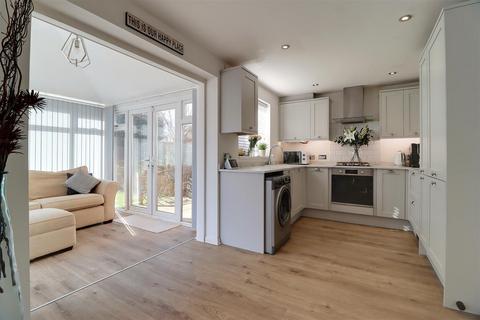 3 bedroom detached house for sale, Swale Road, Brough