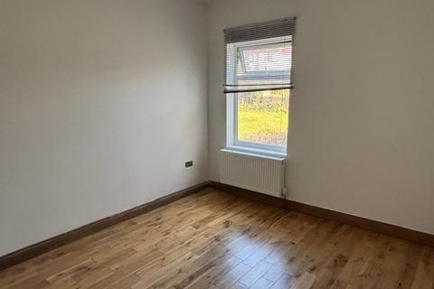 3 bedroom flat to rent, Egerton Road, South Norwood, SE25