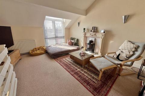 3 bedroom townhouse for sale, Clarence Court, Wilmslow