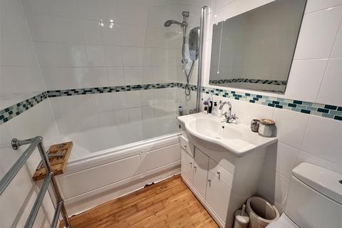 3 bedroom townhouse for sale, Clarence Court, Wilmslow