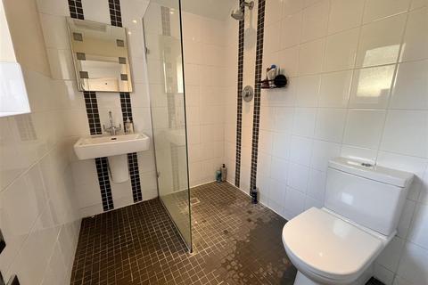 3 bedroom townhouse for sale, Clarence Court, Wilmslow