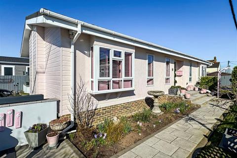 Thornlea Park, Littlehampton BN17