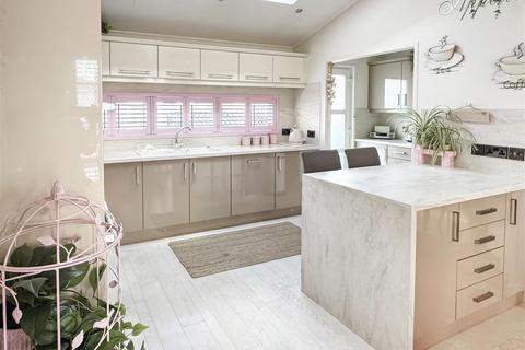 undefined, Thornlea Park, Littlehampton BN17