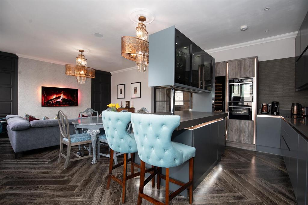 Open plan Lounge / Kitchen