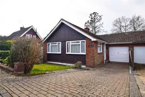 2 bedroom bungalow for sale, Oakhurst Road, Battle