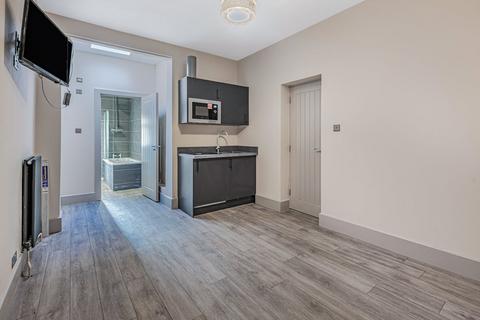 31 Noel Road, London, W3 0JD