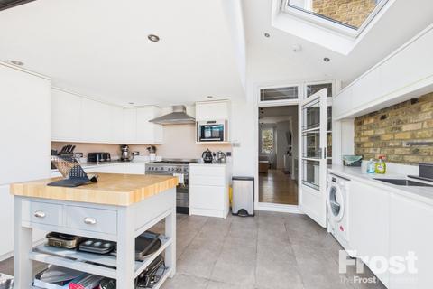 12 Clockhouse Lane, Ashford, TW15 2HH