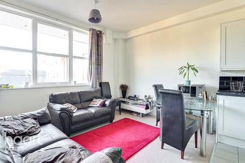 2 bedroom apartment to rent, Emmview Close, WOKINGHAM