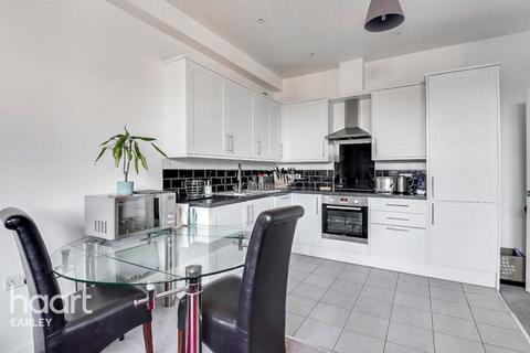2 bedroom apartment to rent, Emmview Close, WOKINGHAM