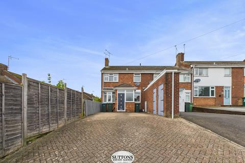 3 bedroom end of terrace house for sale