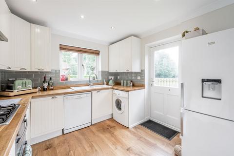 The Weir, 8 Mill Court, Alvechurch, Birmingham, B48 7JY