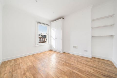 3 bedroom flat to rent, Huddlestone Road, London, NW2 5DL