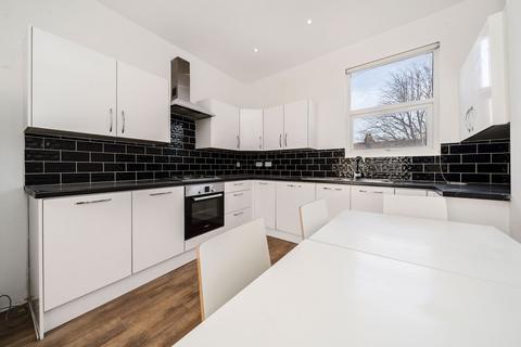 3 bedroom flat to rent, Huddlestone Road, London, NW2 5DL