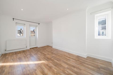 3 bedroom flat to rent, Huddlestone Road, London, NW2 5DL