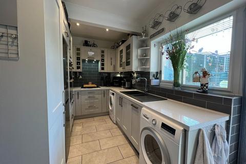 74 Cedar Street, Ashton-under-lyne, OL6 9LW