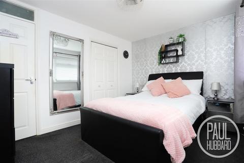 5 bedroom link detached house for sale, Lawrence Drive, Gunton, NR32