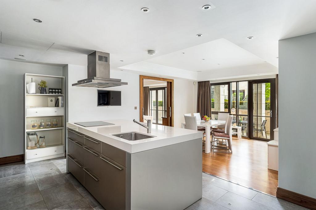Kitchen dining room