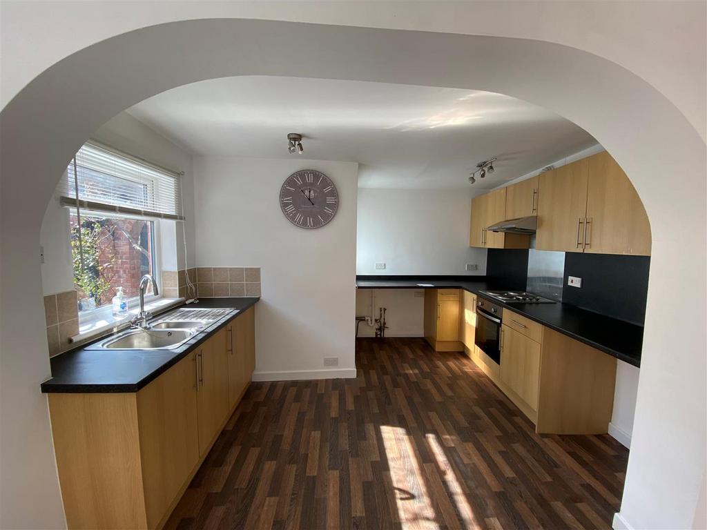 Kitchen area.jpg