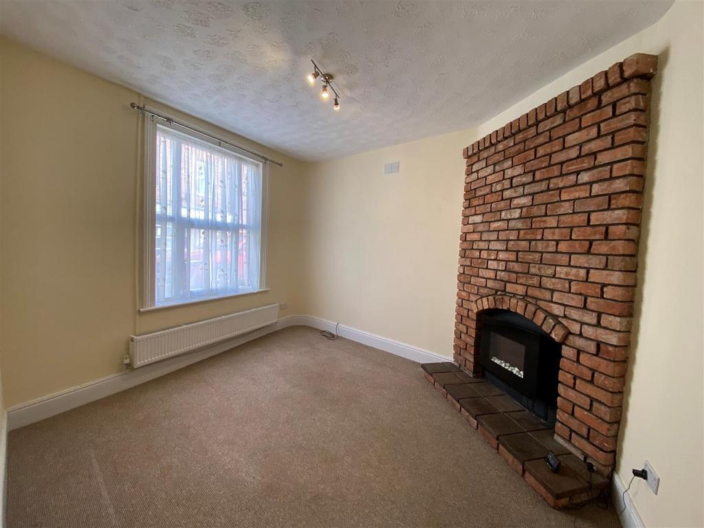 Living room..jpg