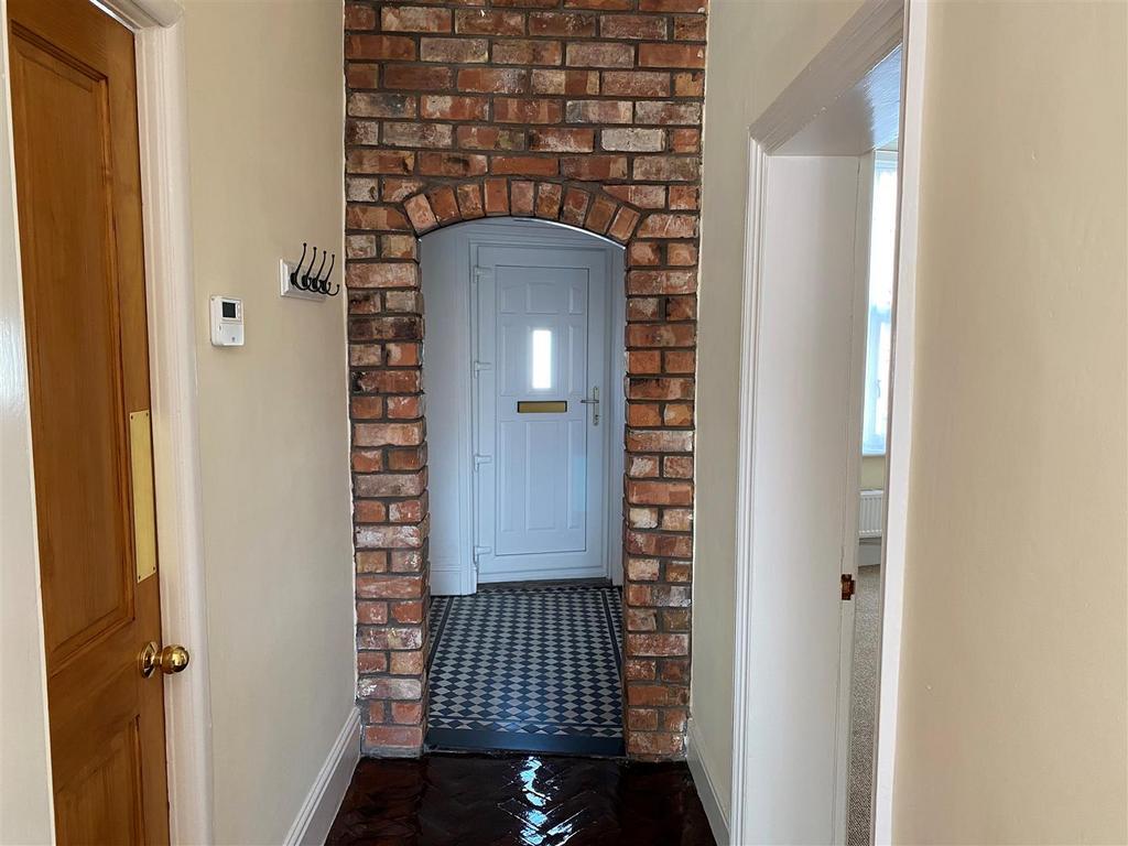 Entrance hall.jpg