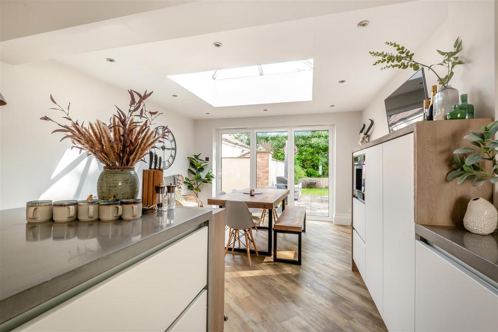 8567712-interior01.jpg