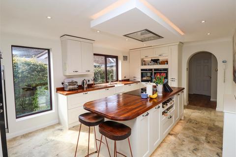 4 bedroom detached bungalow for sale, Basingbourne Road, Fleet GU52