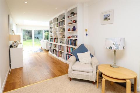 49 Basingbourne Road, Fleet, GU52 6TG