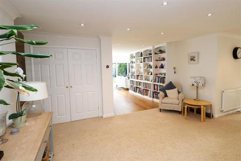 49 Basingbourne Road, Fleet, GU52 6TG