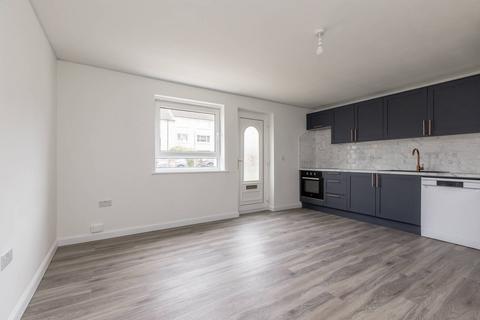 16/2 Firrhill Drive, Edinburgh, EH13 9ET