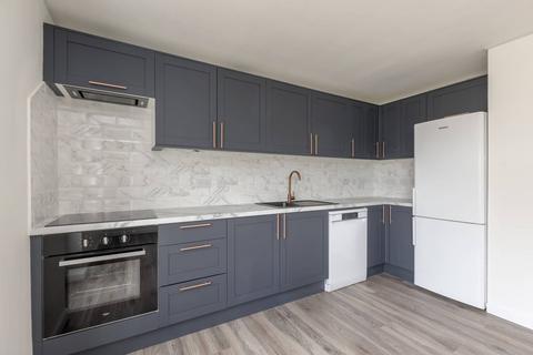 16/2 Firrhill Drive, Edinburgh, EH13 9ET