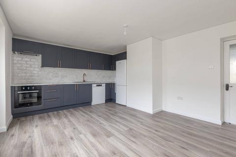 16/2 Firrhill Drive, Edinburgh, EH13 9ET