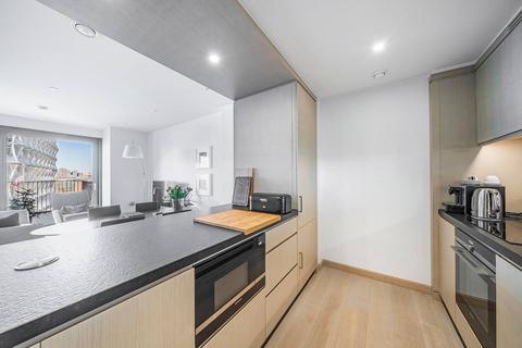 1 bedroom flat for sale, Embassy Gardens, Nine Elms, London, SW11